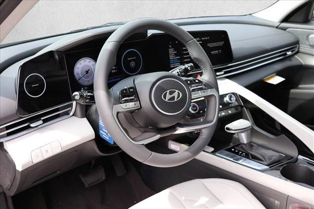 Certified 2026 Hyundai Elantra Limited FWD image 10
