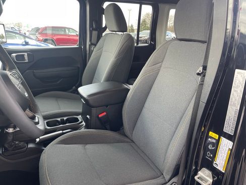 Used 2024 Jeep Wrangler Unlimited w/ Convenience Group AWD/4WD image 21