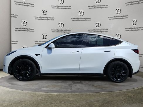 Used 2021 Tesla Model Y Long Range image 2
