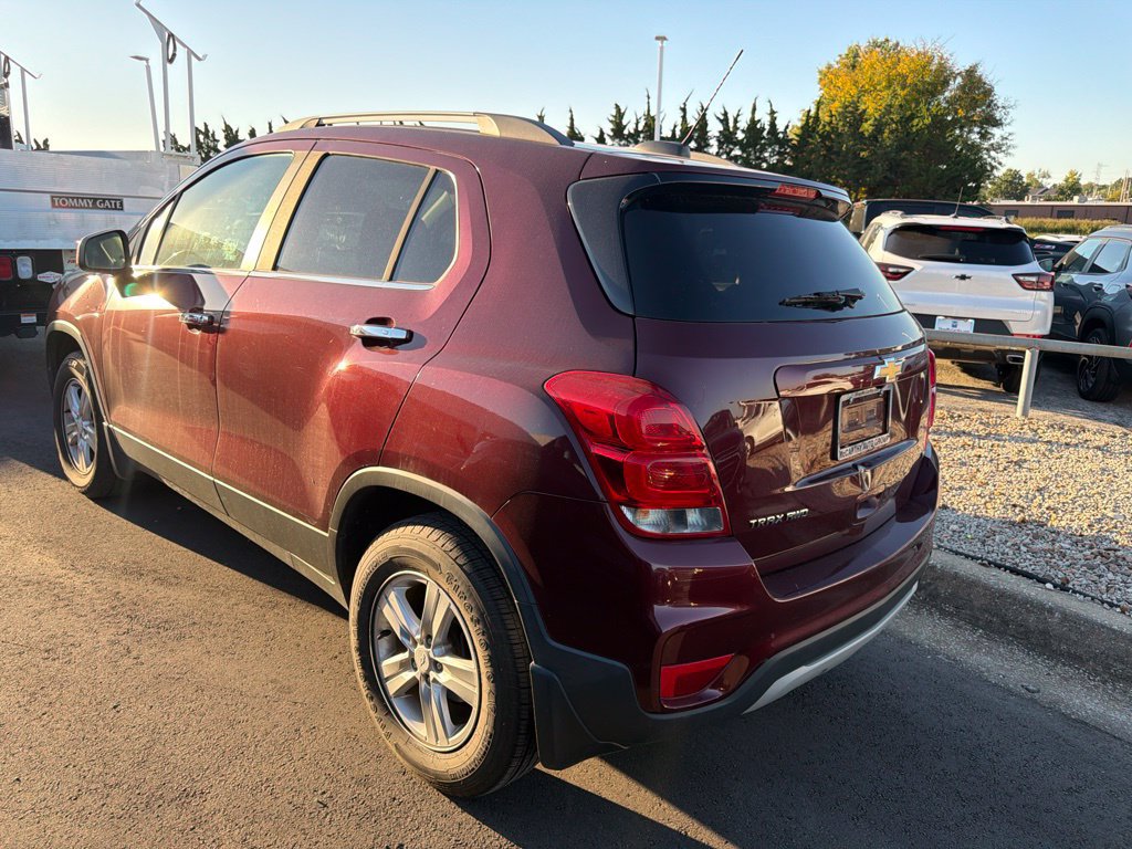 Used 2017 Chevrolet Trax LT w/ LT Convenience Package AWD/4WD image 3