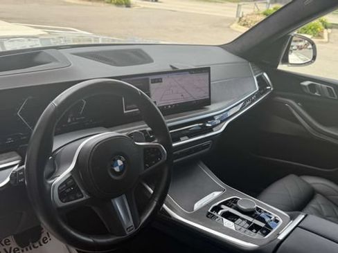 Used 2024 BMW X7 xDrive40i w/ M Sport Package AWD/4WD image 49