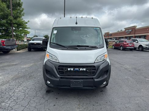 Used 2025 RAM ProMaster 2500 w/ Convenience Group FWD image 2