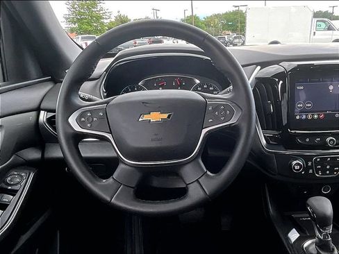 Used 2023 Chevrolet Traverse LT AWD/4WD image 17
