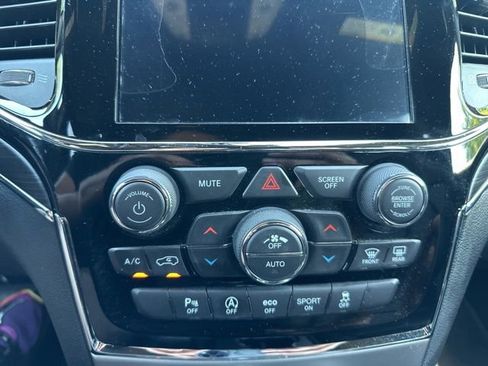 Used 2020 Jeep Grand Cherokee Limited w/ Premium Lighting Group AWD/4WD image 36