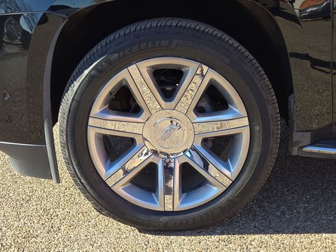 Used 2018 Cadillac Escalade ESV Luxury image 11