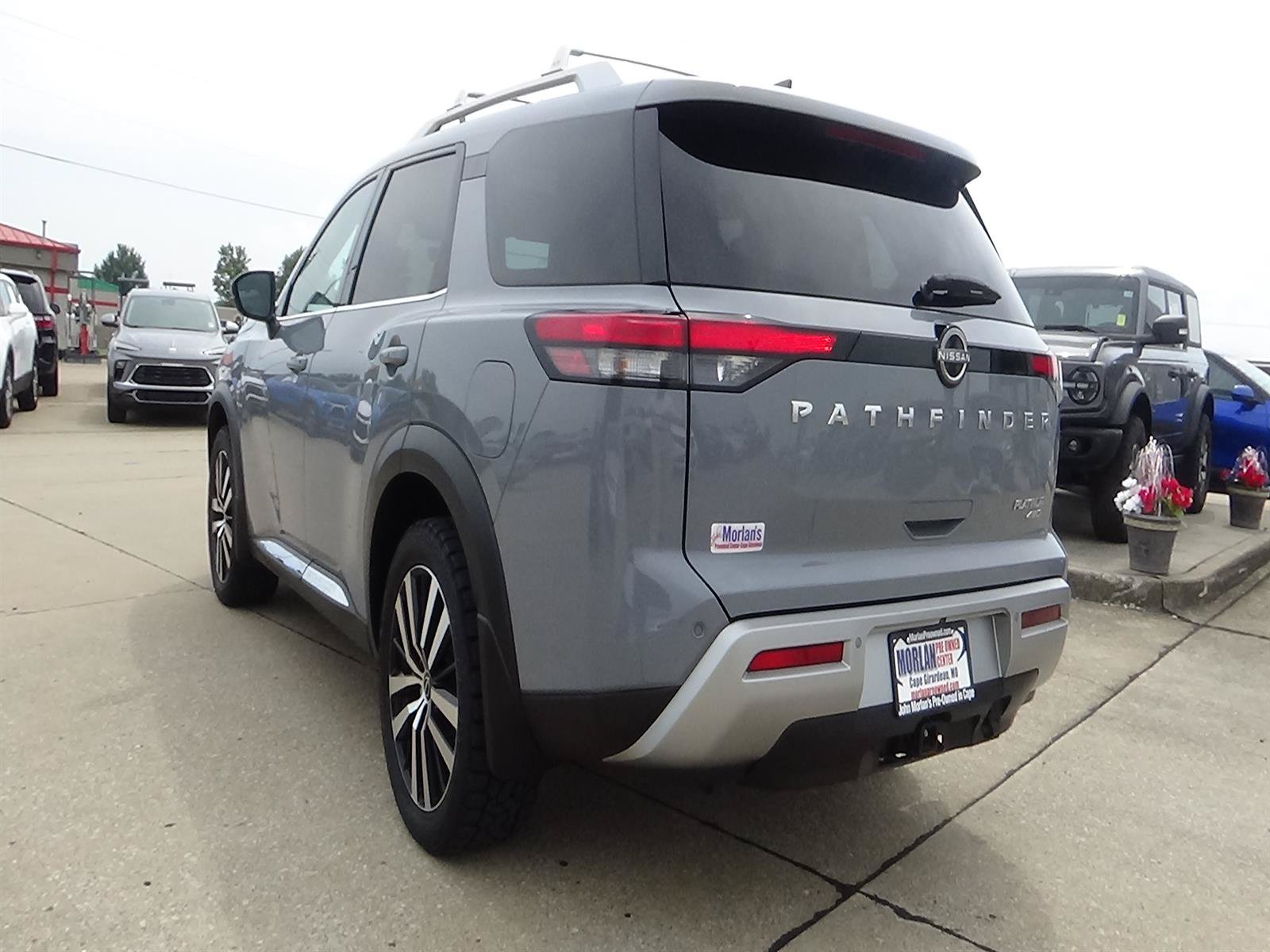 Used 2023 Nissan Pathfinder Platinum w/ Cargo Package AWD/4WD image 8