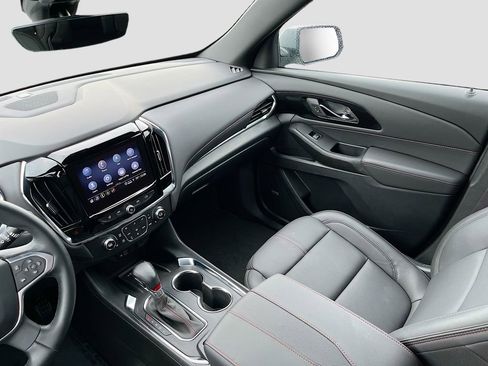 Used 2023 Chevrolet Traverse RS image 24