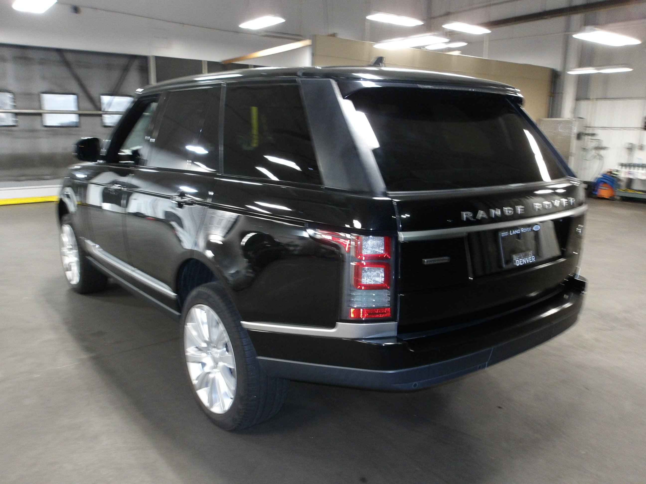 Used 2016 Land Rover Range Rover Supercharged AWD/4WD image 3