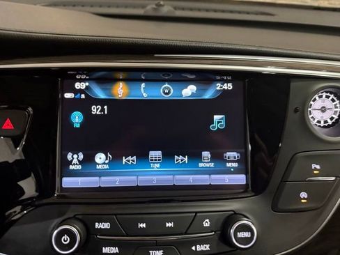 Used 2019 Buick Envision Essence FWD image 21