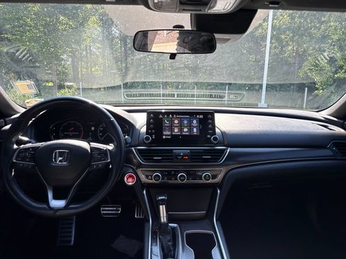 Used 2018 Honda Accord Sport image 16