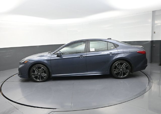 Used 2026 Toyota Camry XSE FWD image 4