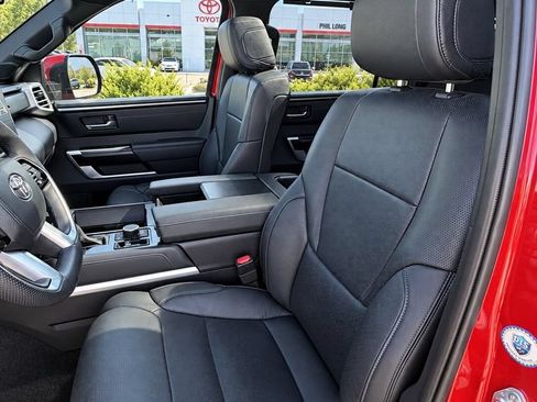 Used 2025 Toyota Sequoia Platinum AWD/4WD image 11