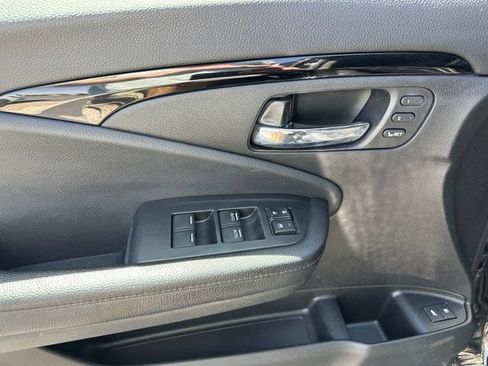 Used 2017 Honda Pilot Elite image 16
