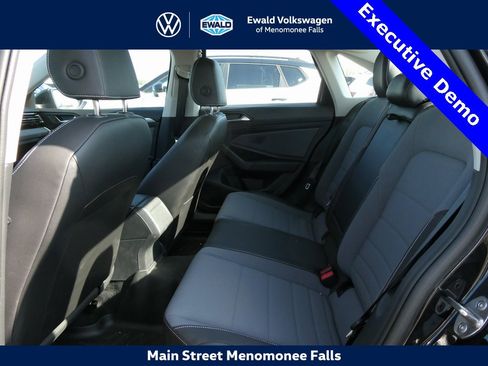 New 2025 Volkswagen Jetta SE image 32
