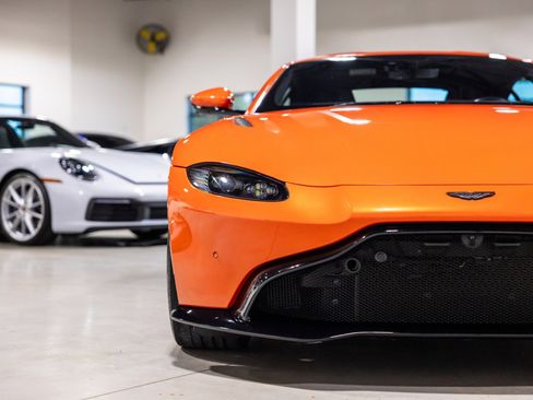 Used 2020 Aston Martin V8 Vantage Coupe image 22