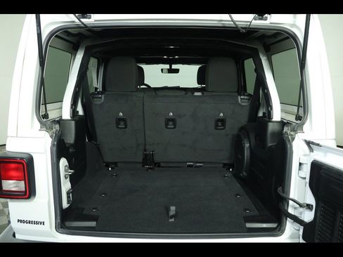 Used 2022 Jeep Wrangler Unlimited Sport image 15