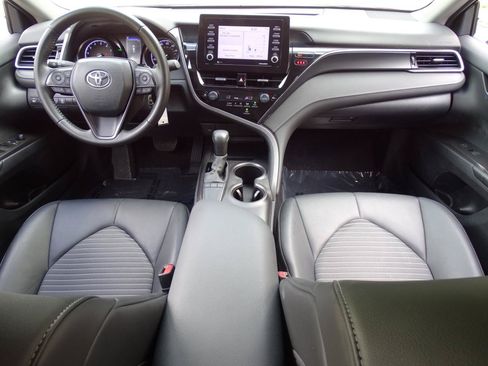 Used 2024 Toyota Camry SE FWD image 29