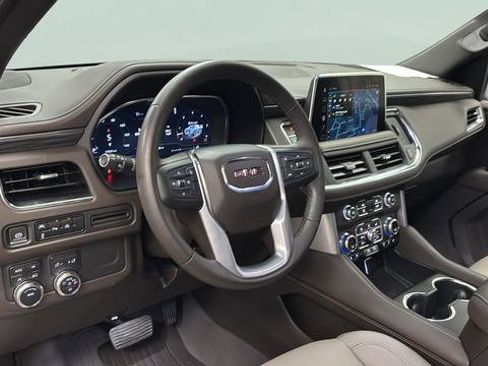 Used 2024 GMC Yukon SLT AWD/4WD image 14