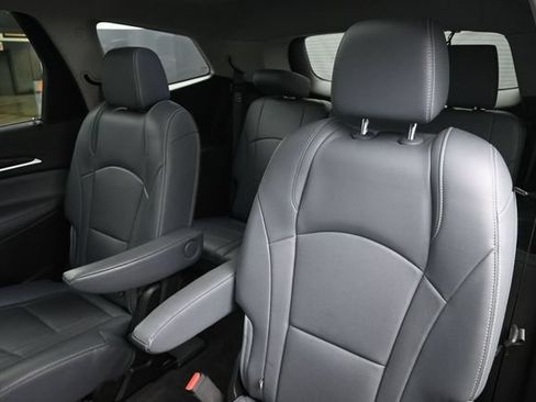 Used 2019 Buick Enclave Essence FWD image 16