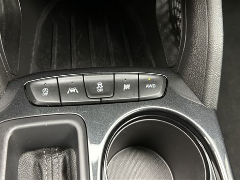 Used 2025 Chevrolet TrailBlazer LT AWD/4WD image 22