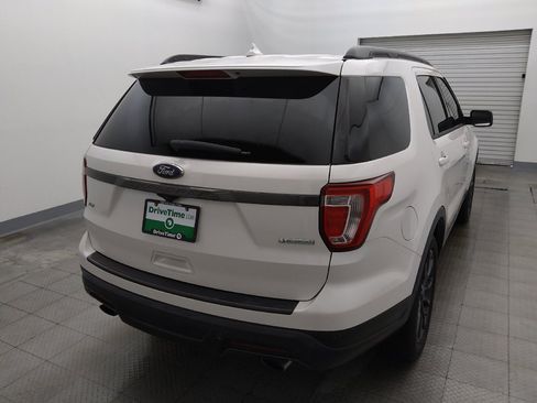Used 2018 Ford Explorer XLT w/ Equipment Group 202A FWD image 7
