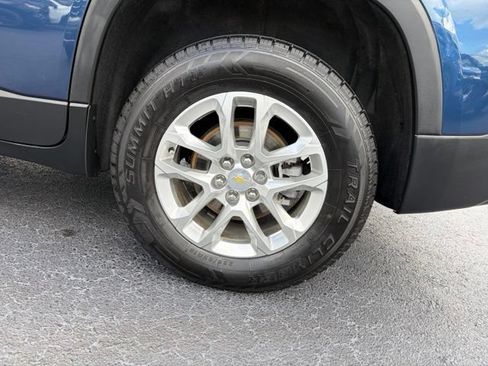 Used 2022 Chevrolet Traverse LS FWD image 10