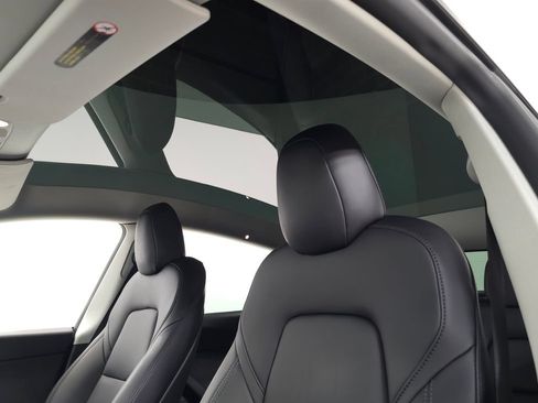 Used 2022 Tesla Model Y Long Range AWD/4WD image 18