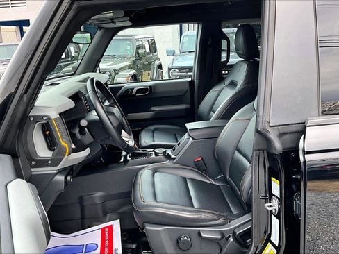 Used 2023 Ford Bronco Badlands image 24