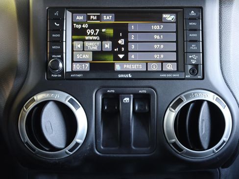 Used 2016 Jeep Wrangler Sahara w/ Mopar Chrome Edition Group image 31