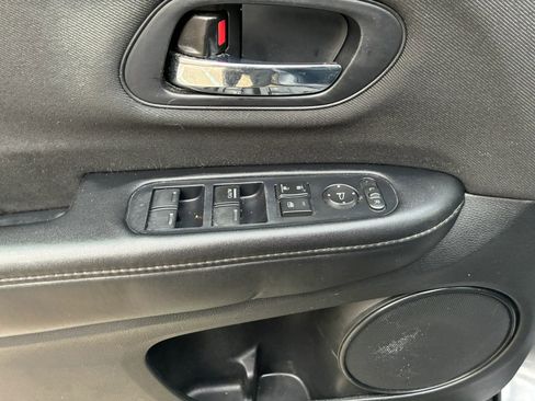 Used 2019 Honda HR-V LX image 21