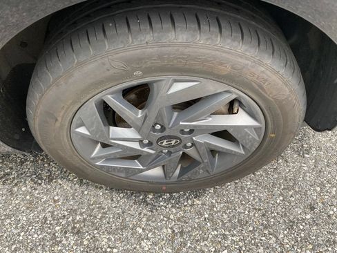 Used 2024 Hyundai Elantra SEL FWD image 8