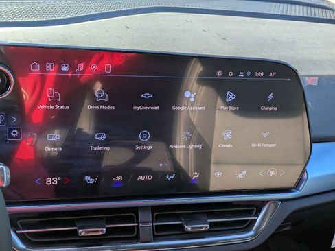 New 2026 Chevrolet Equinox EV LT image 14