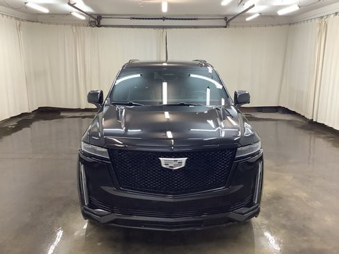 Used 2023 Cadillac Escalade Sport w/ LPO, ONYX Package AWD/4WD image 2