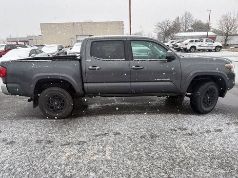 Used 2021 Toyota Tacoma SR5 image 8