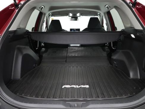 Used 2023 Toyota RAV4 LE AWD/4WD image 47