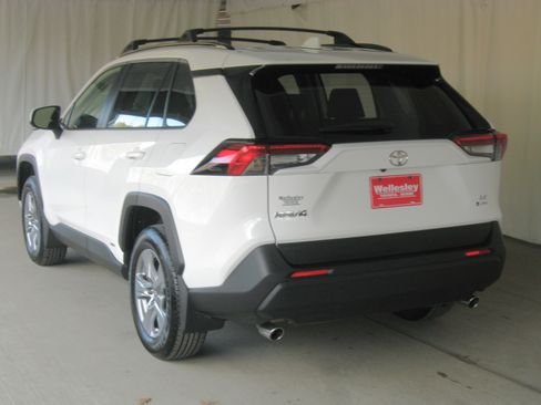 Certified 2025 Toyota RAV4 LE image 24
