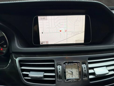 Used 2015 Mercedes-Benz E 400 4MATIC Sedan w/ Parking Assist Package image 21