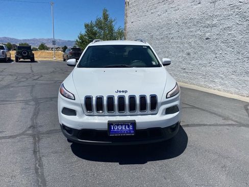 Used 2014 Jeep Cherokee Latitude image 2