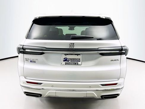 Certified 2025 Buick Enclave Avenir image 6