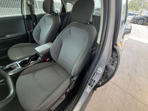 Used 2025 Kia K4 FWD image 35