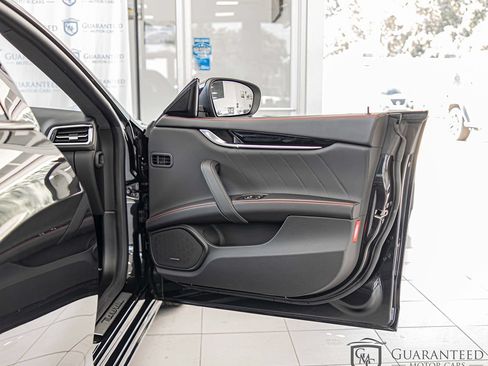 Used 2024 Maserati Ghibli Modena Q4 AWD/4WD image 43
