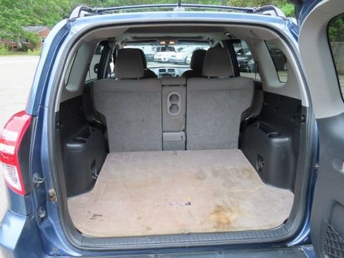 Used 2011 Toyota RAV4 4WD w/ Upgrade Value Pkg image 9