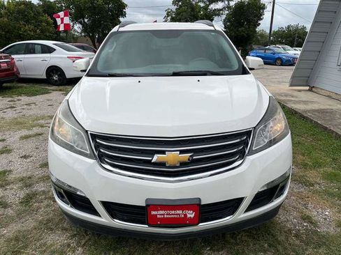 Used 2014 Chevrolet Traverse LT FWD image 2