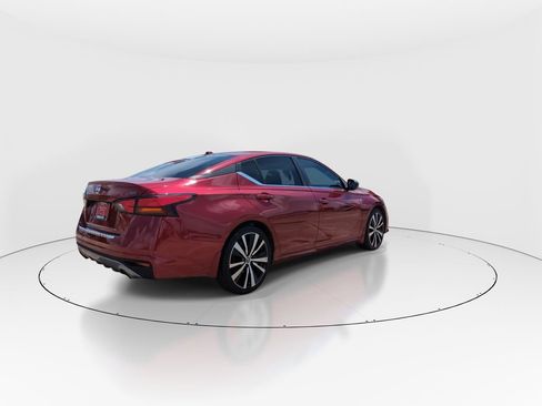 Used 2022 Nissan Altima 2.5 SR FWD image 8