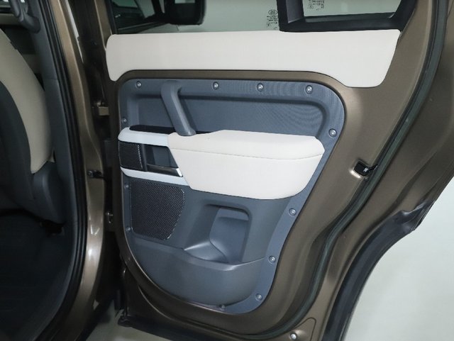 Certified 2023 Land Rover Defender 110 S AWD/4WD image 33