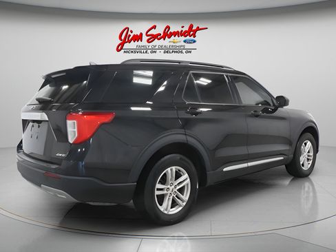 Used 2024 Ford Explorer XLT w/ Equipment Group 202A AWD/4WD image 8
