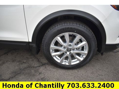 Used 2021 Nissan Rogue Sport SV image 27