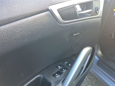 Used 2016 Hyundai Veloster w/ Option Group 02 image 11