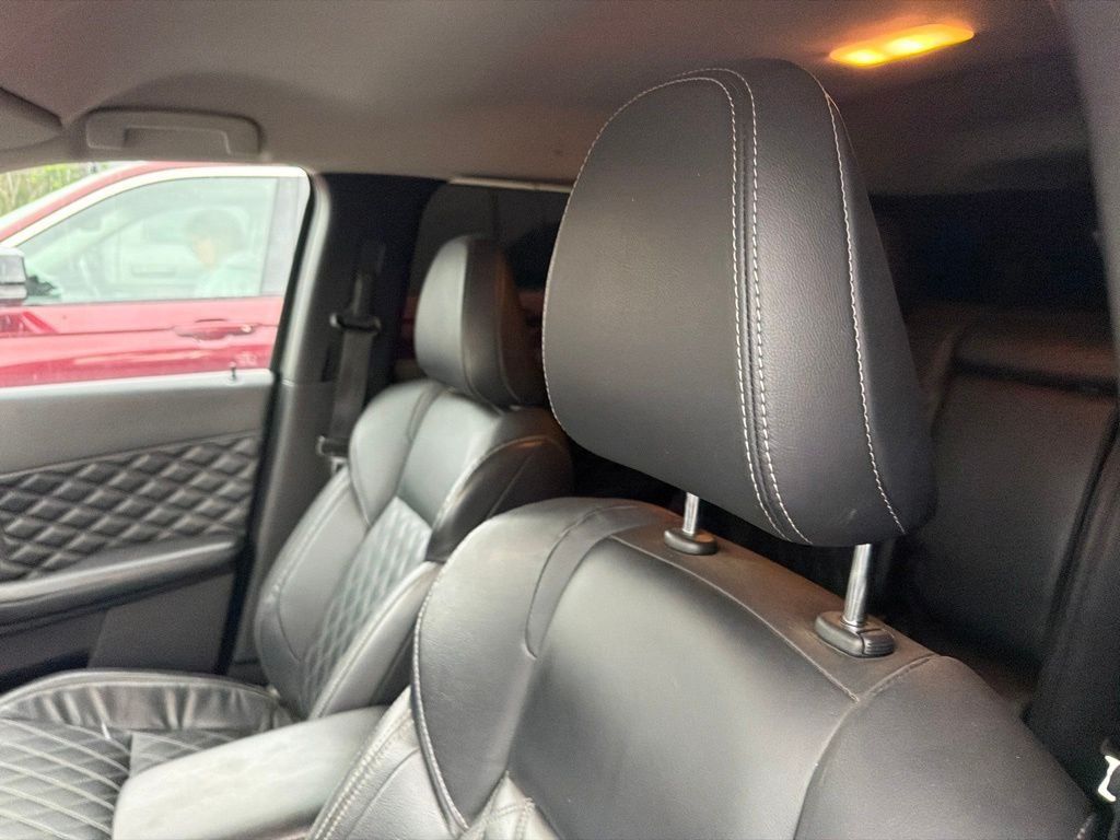 Used 2022 Mitsubishi Outlander SEL AWD/4WD image 12