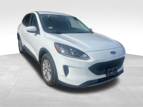 Used 2021 Ford Escape SE image 2